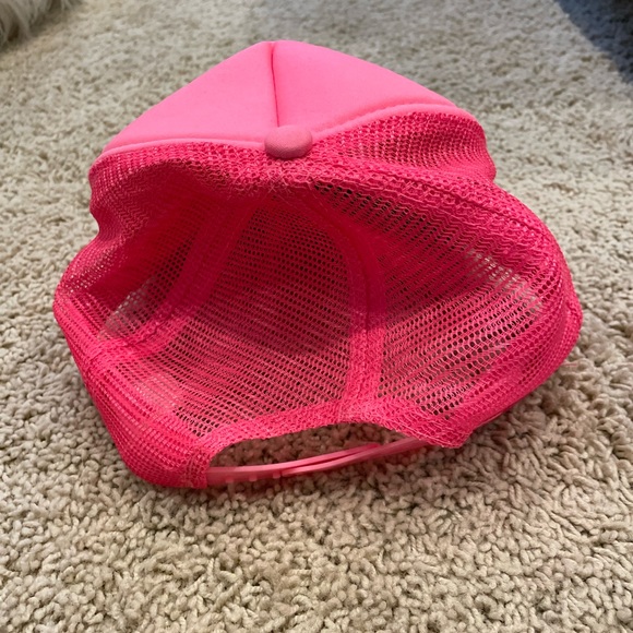 Neon pink smiley face trucker hat - Picture 3 of 3